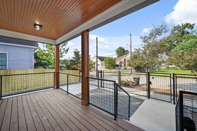 Foto del edificio - 2116 Everett St