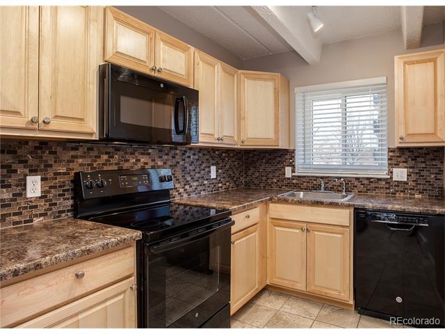 Kitchen - 836 Dexter St