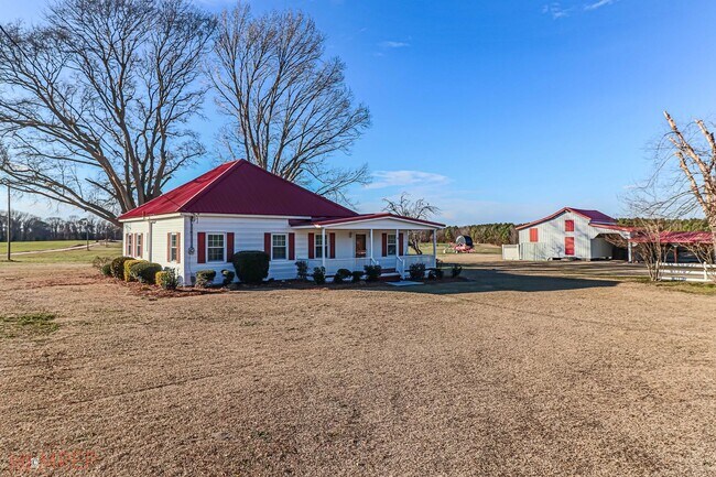 Foto del edificio - RENOVATED FARMHOUSE in Mt. Olive!