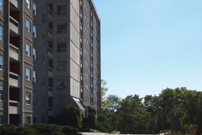 Building Photo - 700 Horizon