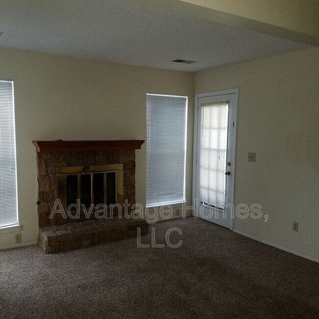 Foto del edificio - 12689 W 110th Terrace