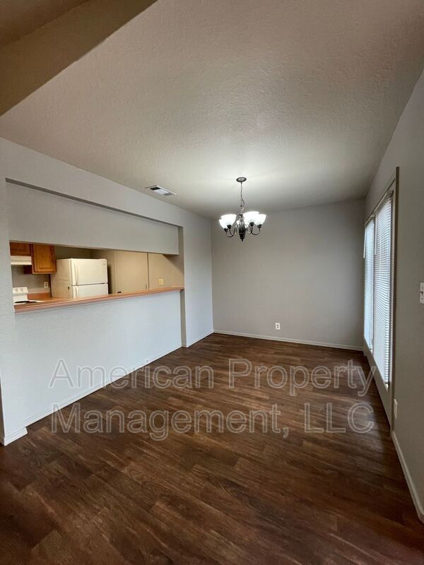 Foto del edificio - 13120 E 44th St
