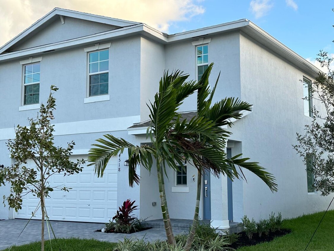 Foto principal - 4518 Dow Ln