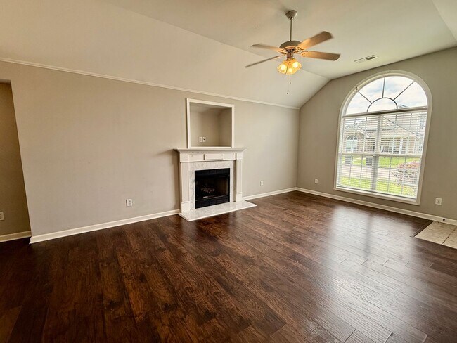Foto del edificio - 3 bed, 2 bath home in Calera