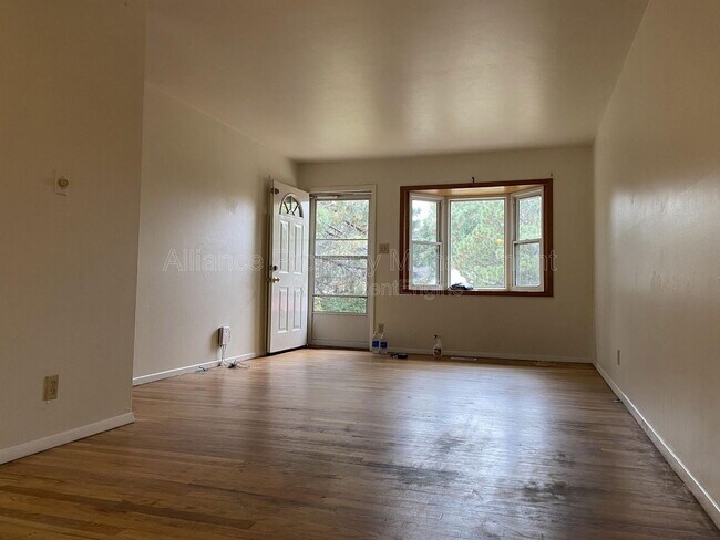 Foto del edificio - 1509 Evergreen Dr