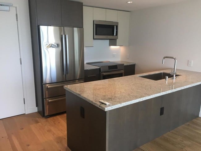 Photo - 1001 Queen St Apartment