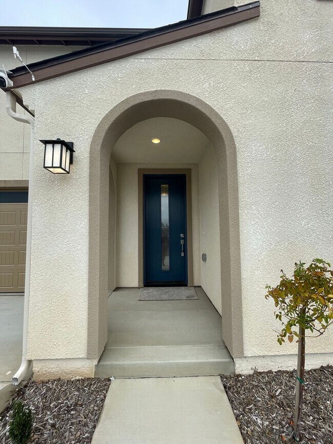 Foto del edificio - Spacious Modern Family Home in Prime Fresno Location!