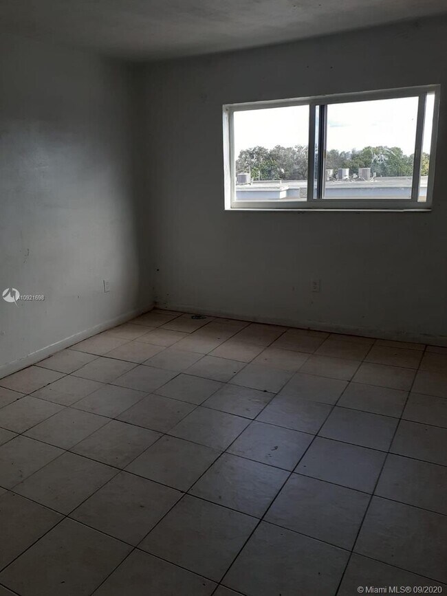 Foto del edificio - 13285 NE 6th Ave
