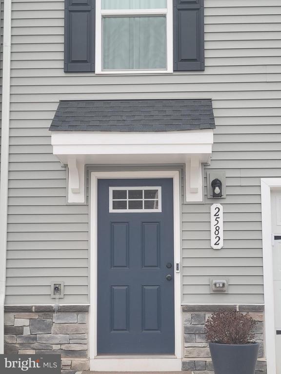 Foto del edificio - 2582 Laurel Pk Dr