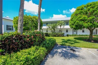 Building Photo - 802 SE Central Pkwy