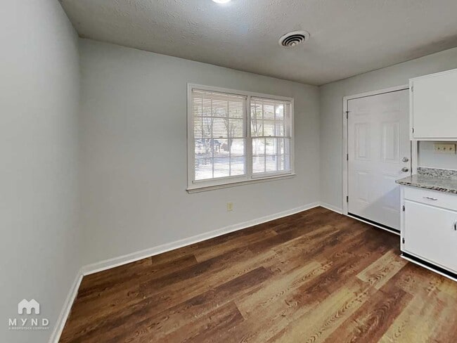 Building Photo - 421 Cabriolet Ct