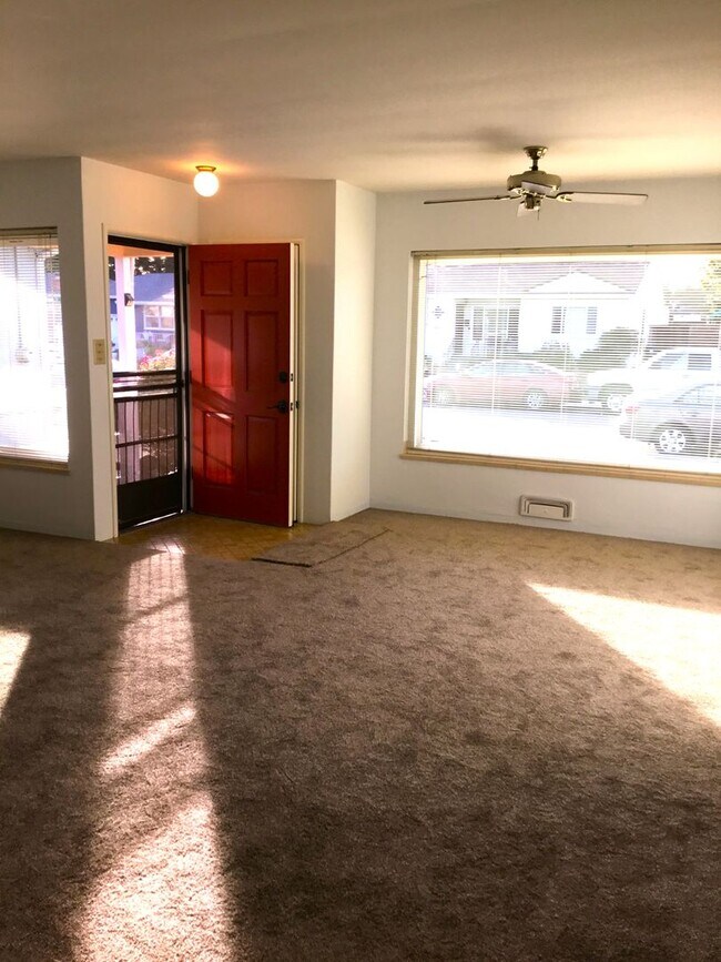 Building Photo - Charming Home in Castro Valley