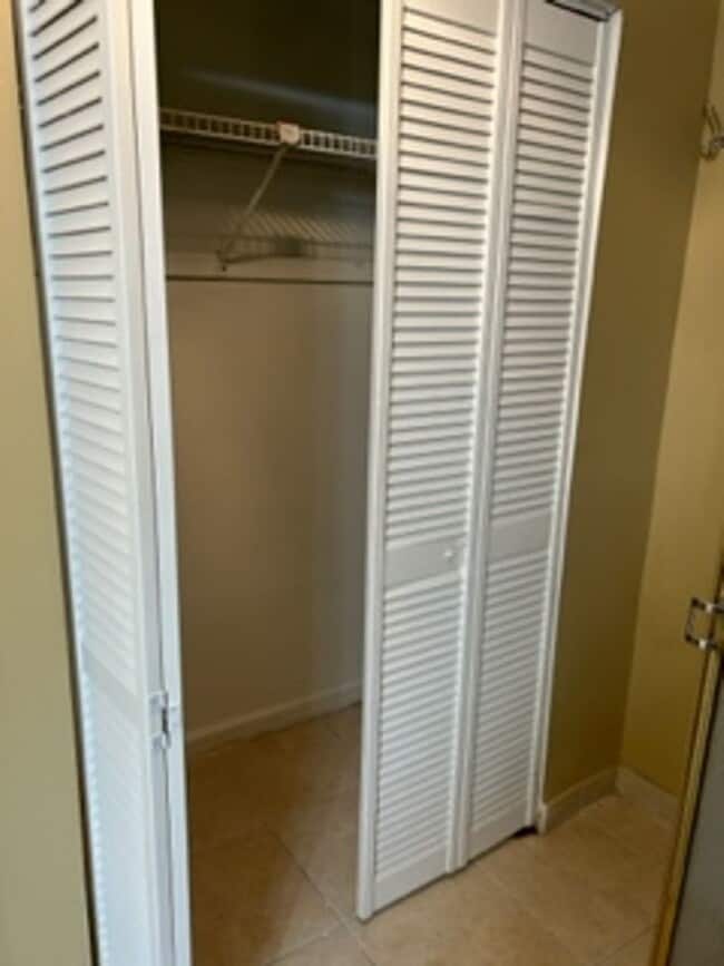 Foto del edificio - Beautiful 3 bedroom, 2 bath pool home in a...