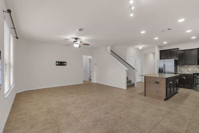 Foto del edificio - 19239 Midnight Glen Dr