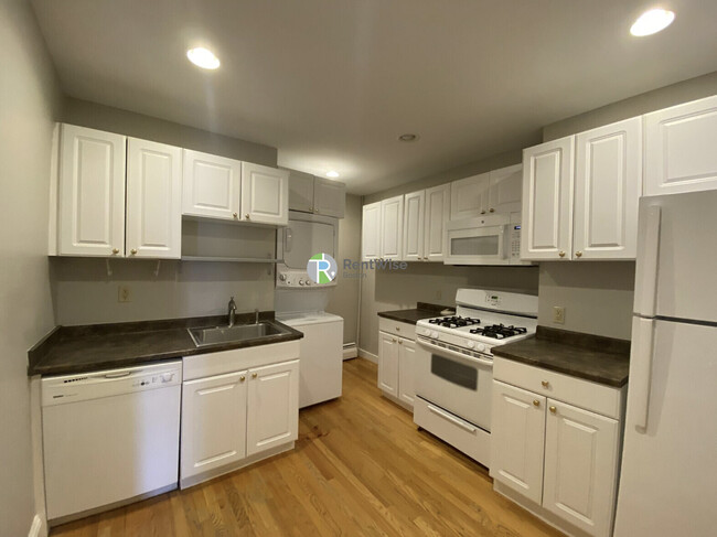 Building Photo - 343 Allston St