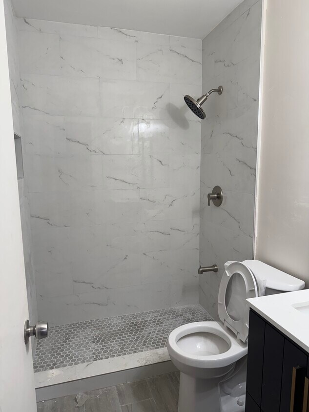 Foto principal - 760 W 30th St