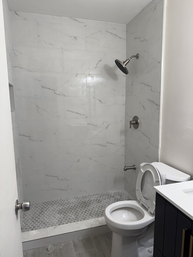 Primary Photo - 760 W 30th St