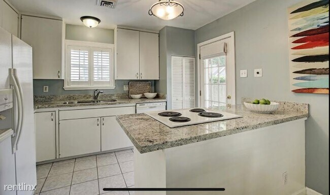 Foto del edificio - 2 br, 1 bath House - 4002 Milton St