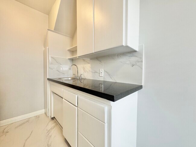 Foto del edificio - 425 N Oakhurst Dr
