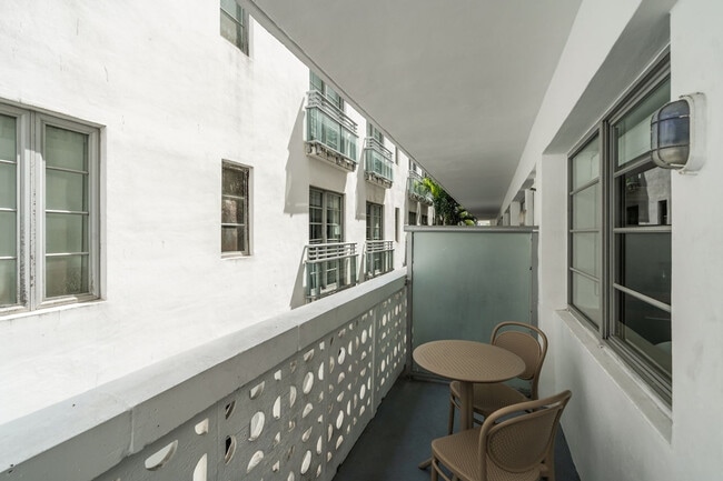 Building Photo - 1036 Ocean Dr