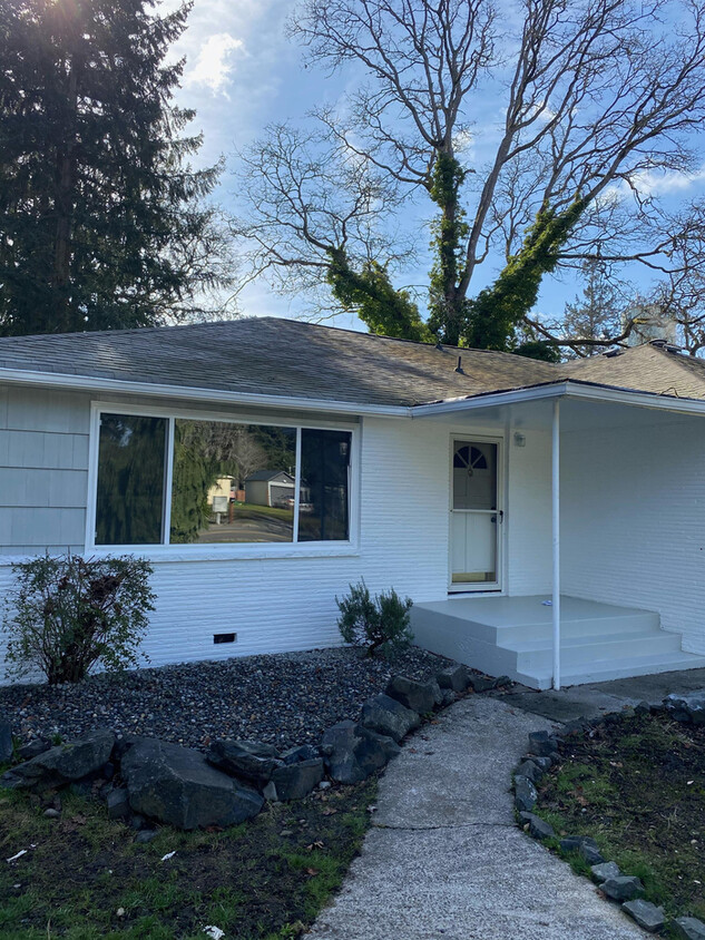 Primary Photo - 14417 Portland Ave SW
