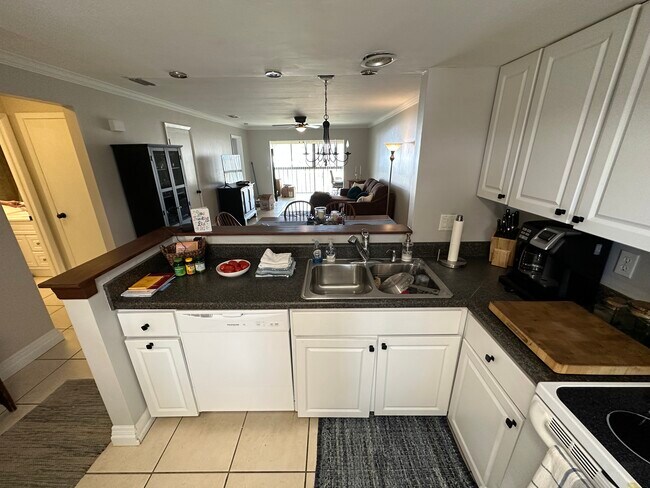 Kitchen Open Concept - 1507 Cape Coral Pky W