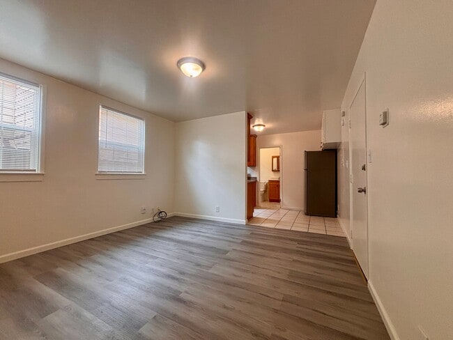 Building Photo - 1403 21st Ave