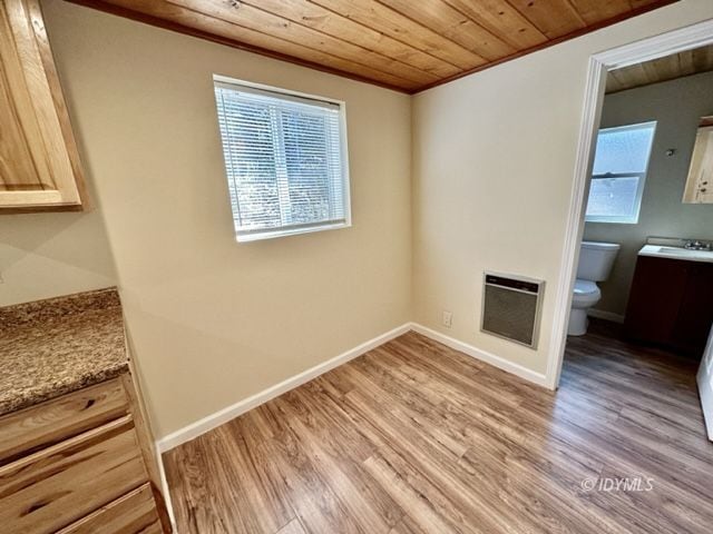 Building Photo - Cute Affordable Studio