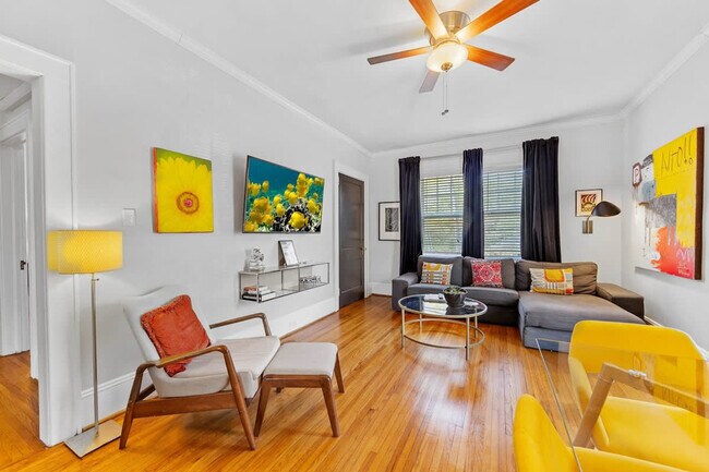 Building Photo - 800 Magnolia Ave