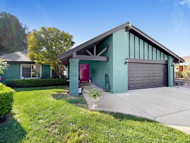 Building Photo - 2611 Willow Ct