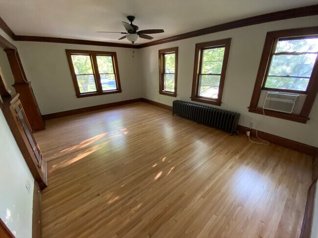 Living Room - 3900 28th Ave S