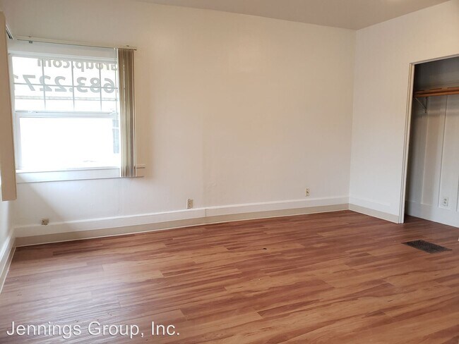 Building Photo - 471 E 13th Ave