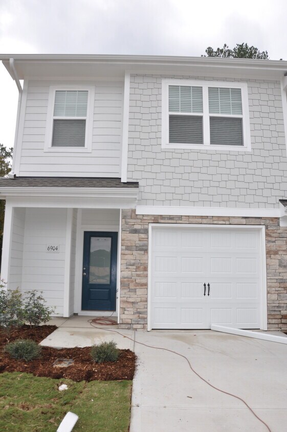 Foto principal - 6904 Eddy Point Ln