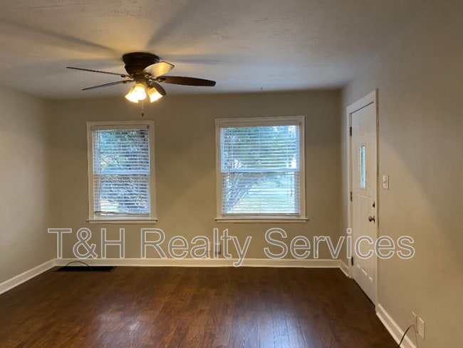 Building Photo - 4924 Carvel Ave