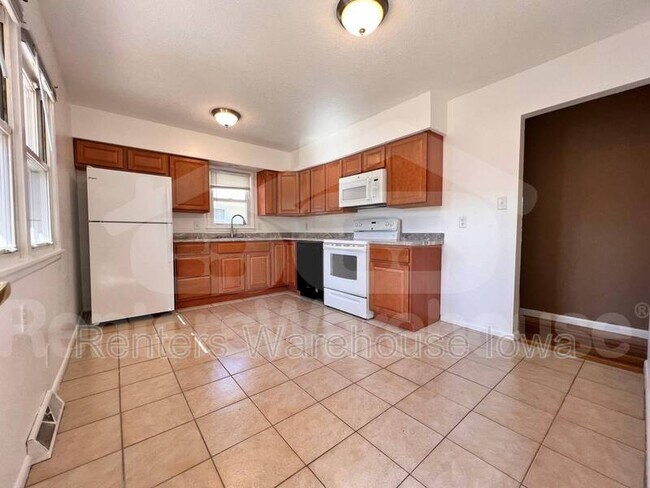 Foto del edificio - 2606 E 39th St