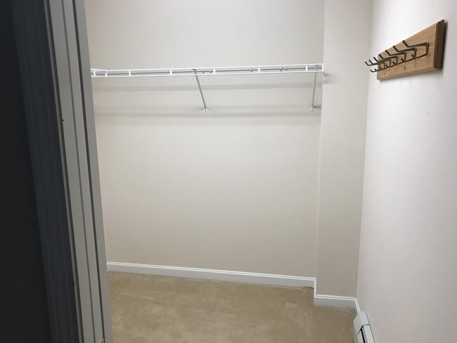 Vestidor principal - 131 Stonington Cir