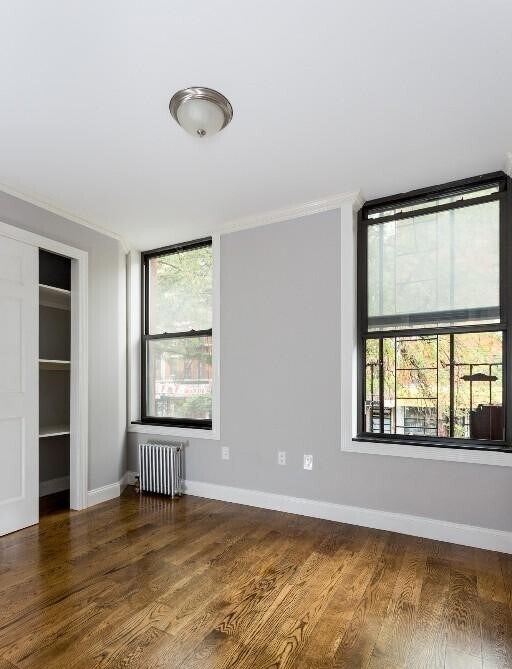 Foto del edificio - 396 E 10th St