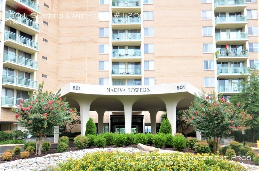 Water Views in Old Town Alexandria!