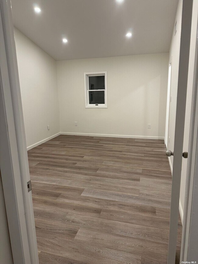Building Photo - 5 Joval Ct