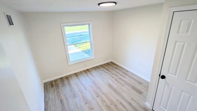 Foto del edificio - 845 Florland Dr
