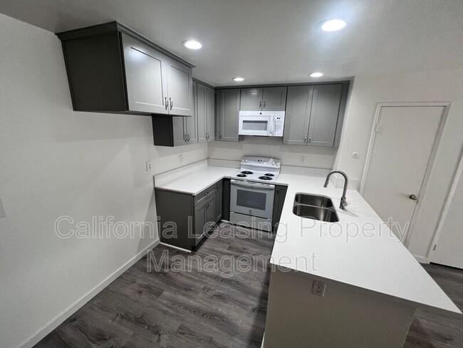 Building Photo - 25023 Peachland Ave