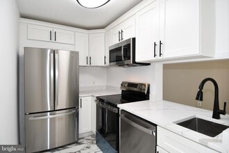 Building Photo - 113 N Fayette St