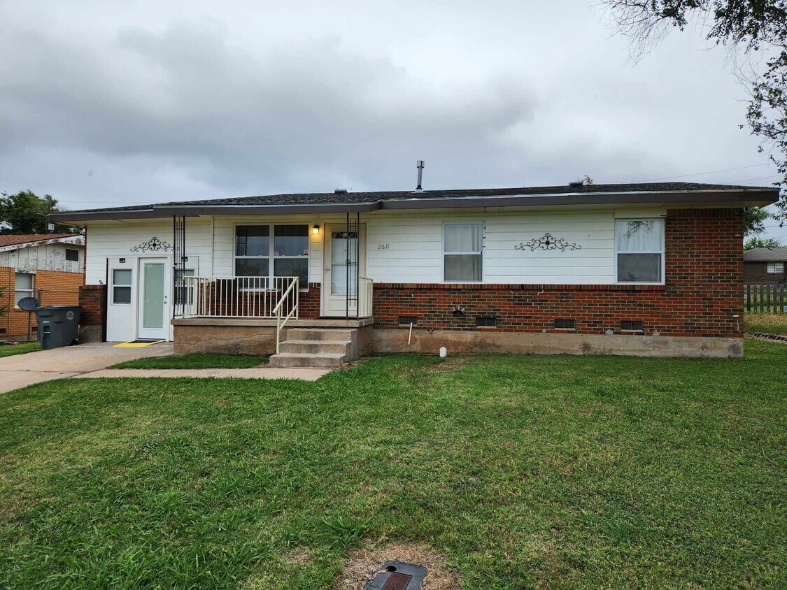 Primary Photo - 2611 NW 46th Pl