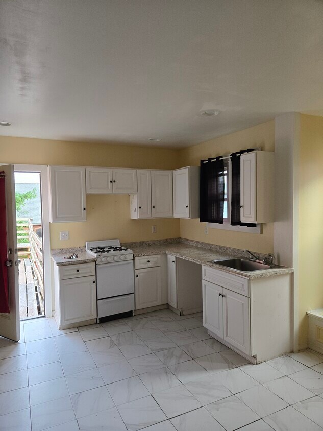 Foto principal - 502 W Chestnut St