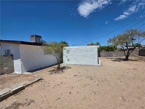 Building Photo - 910 Magnolia Ave
