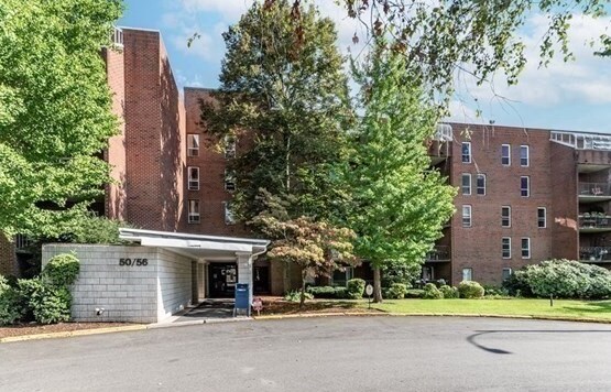 Foto del edificio - 50 Broadlawn Park