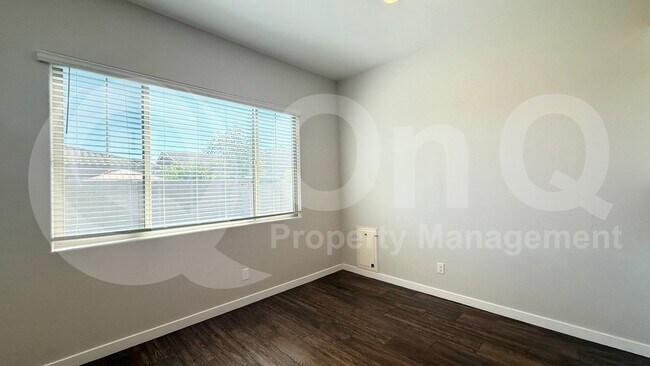 Building Photo - 261 E Virgo Pl