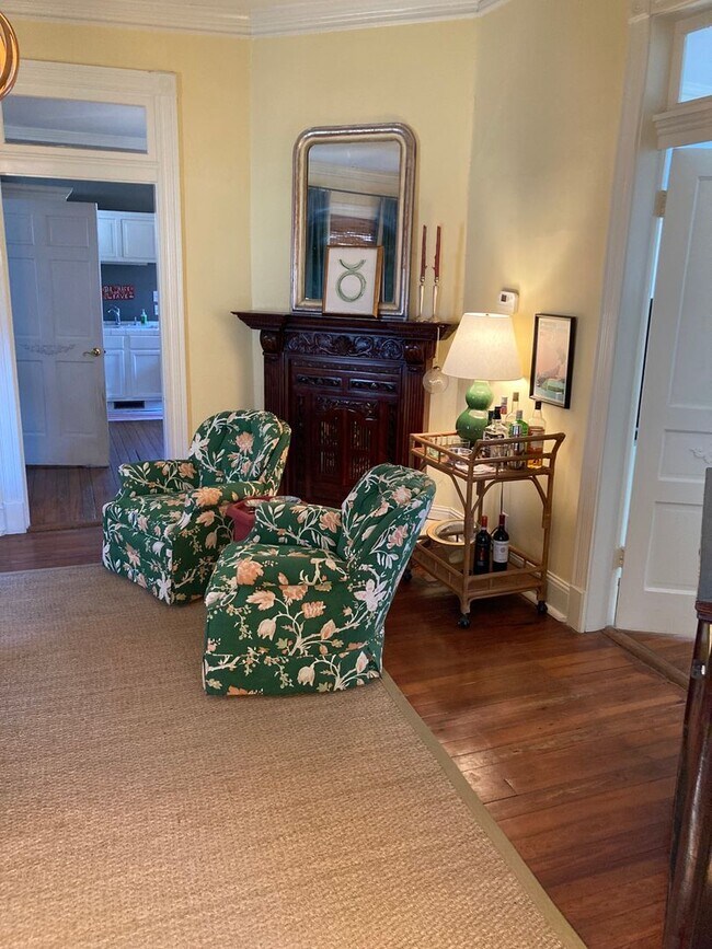Building Photo - Charming Sylvan Park Victorian