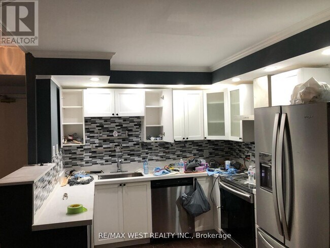 Building Photo - 6-526 Humberline Dr