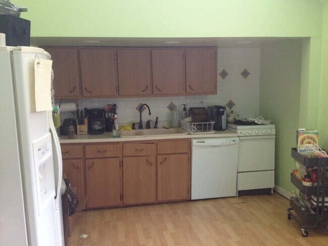 Cocina - 4628 Henry St